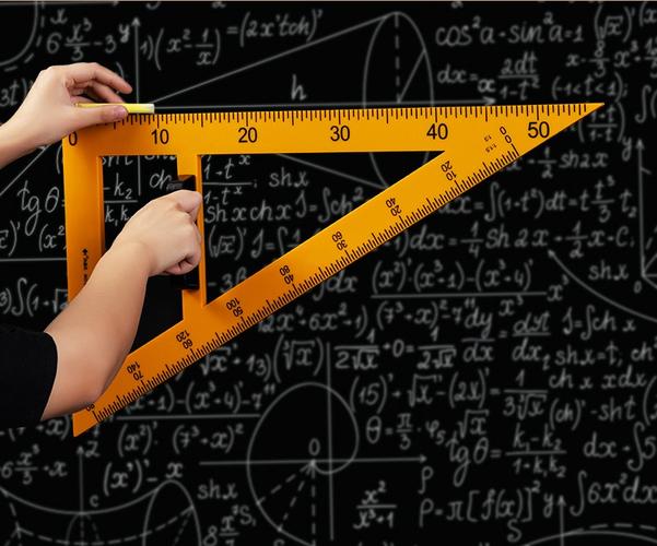三尺讲台上的几何基石——漫谈数学教学用具的专业价值与选购之道